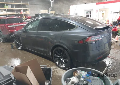 2018 Tesla Model X 100D/75D/P100D z USA, uszkodzony, nr VIN 5YJXCAE26JF103125